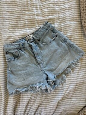 Abercrombie Curve Love The 90s relaxed cutoff shorts